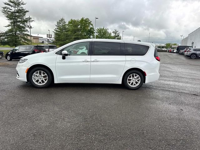 Used 2023 White Chrysler Touring L image 8