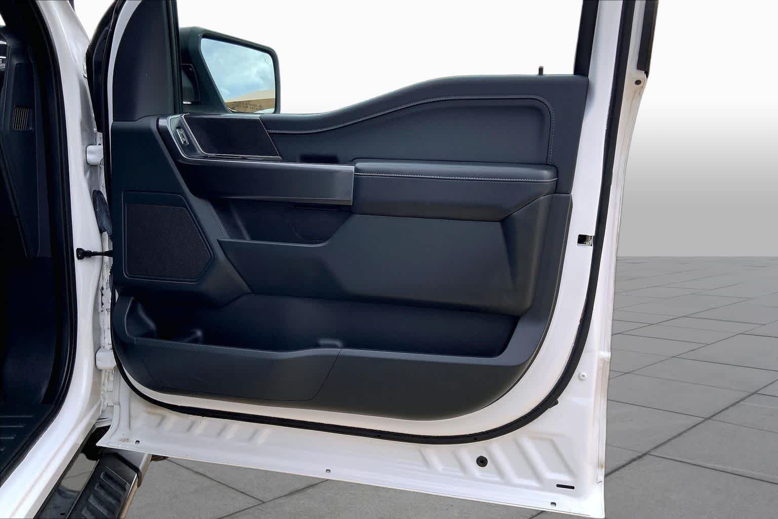 Used 2021 Oxford White Ford XLT image 22