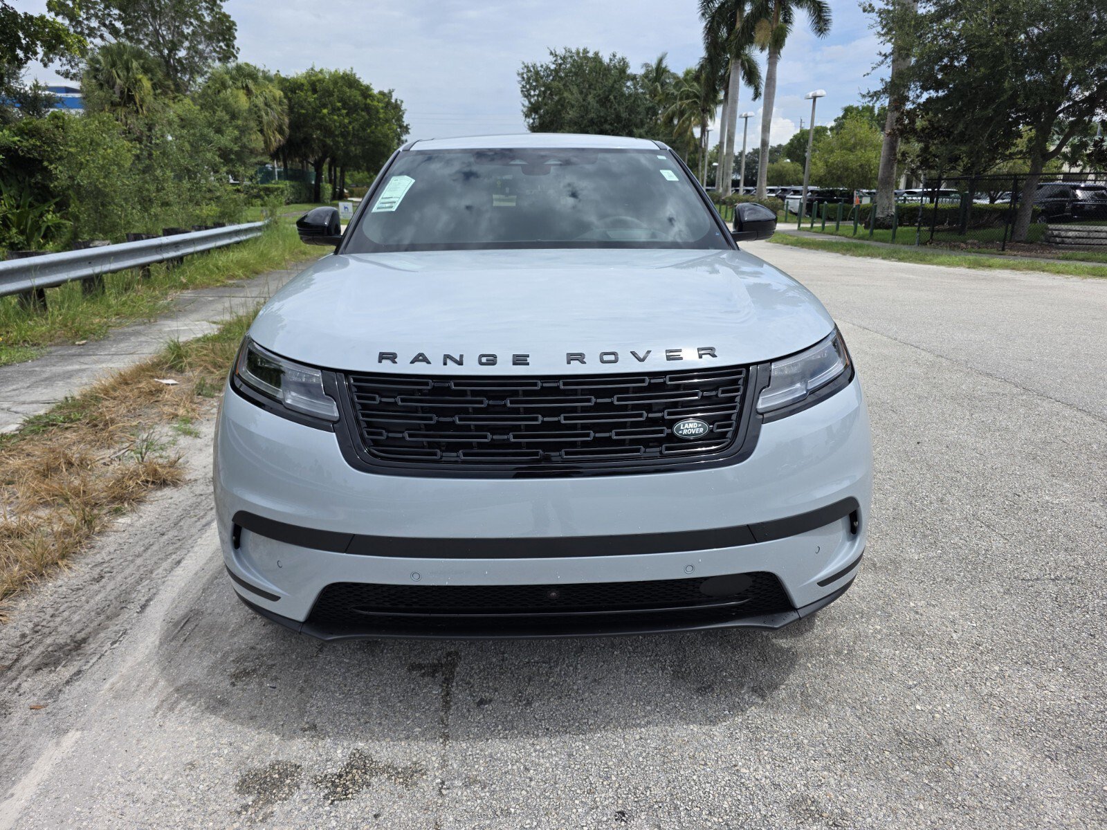 Used 2026 Arroios Grey Metallic Land Rover P250 S image 8