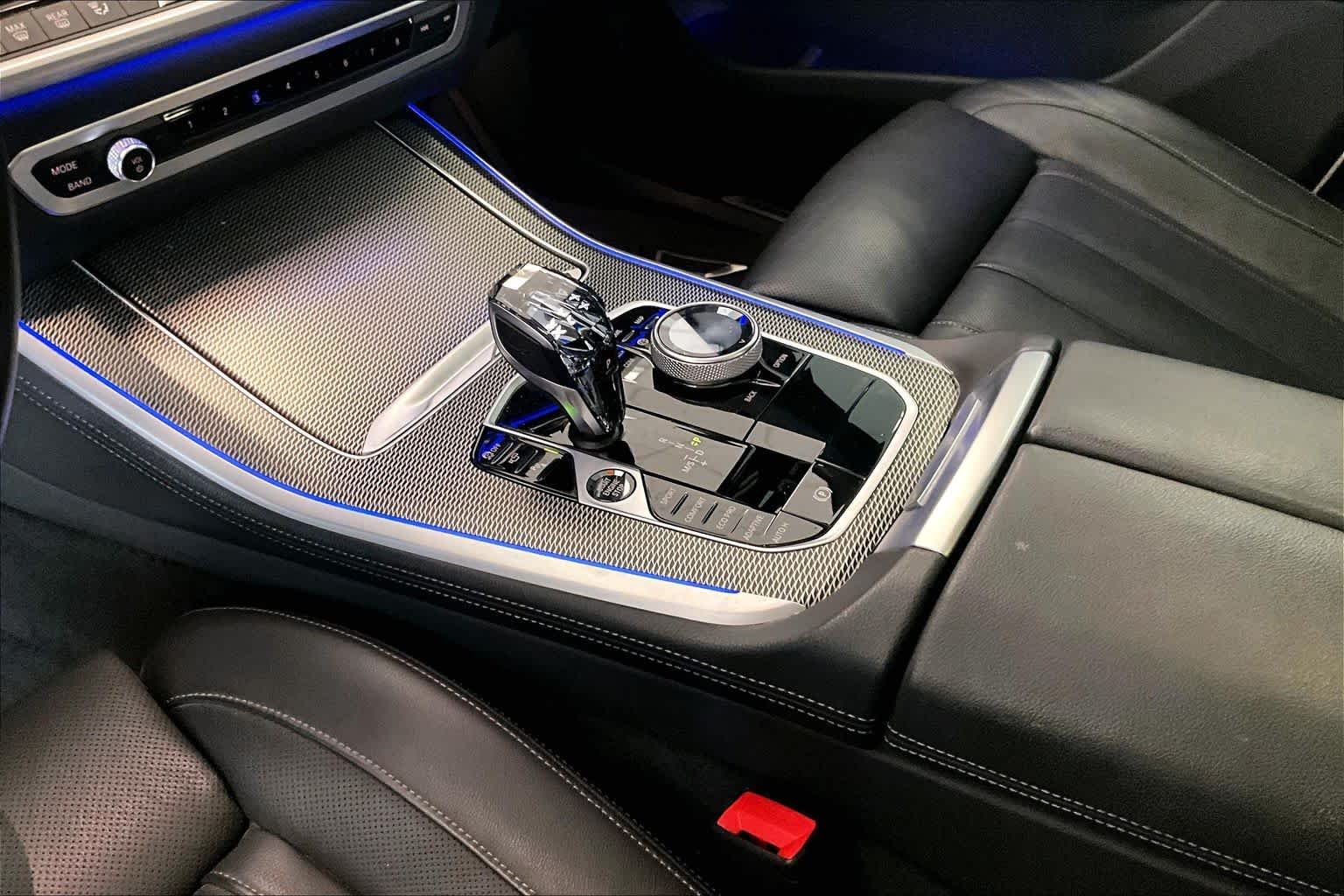 Used 2022 Alpine White BMW sDrive40i image 16