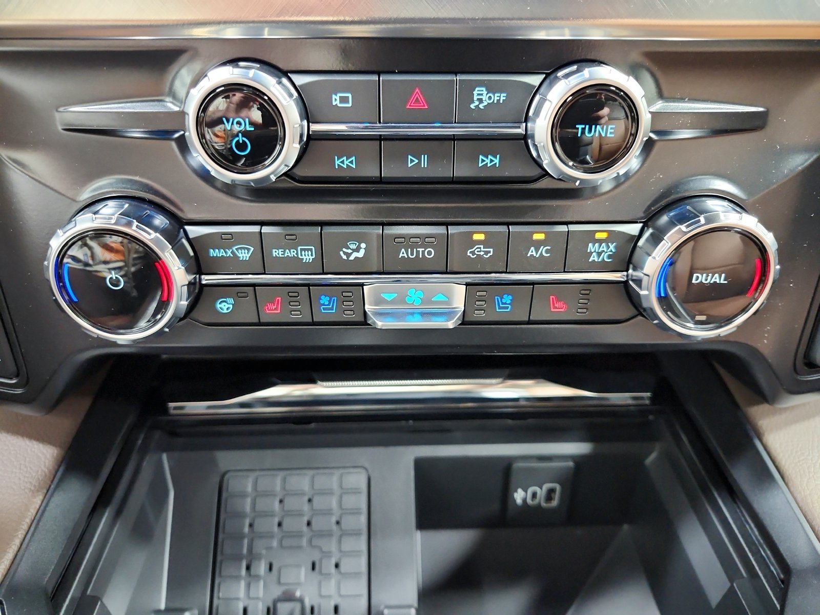 New 2027 Marsh Gray Metallic Ford F-250® King Ranch® image 33