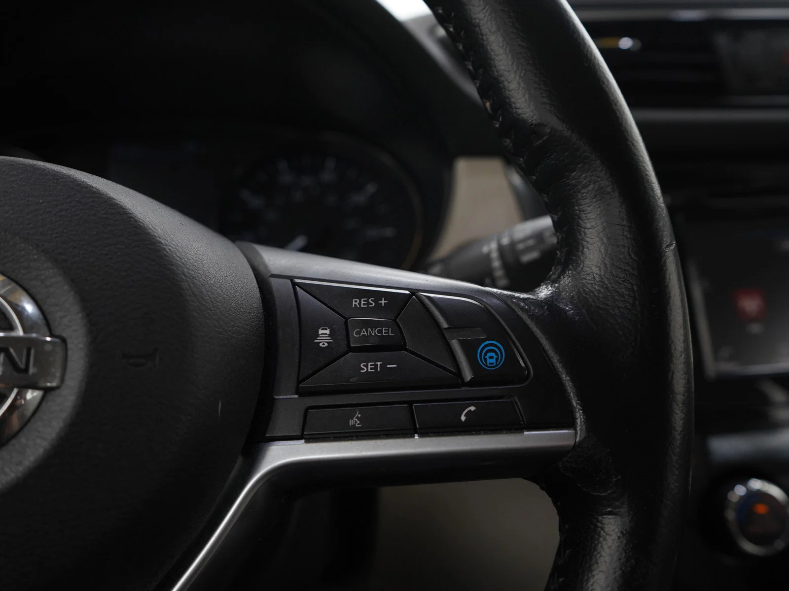 Used 2020 Pearl White Tricoat Nissan SV image 26