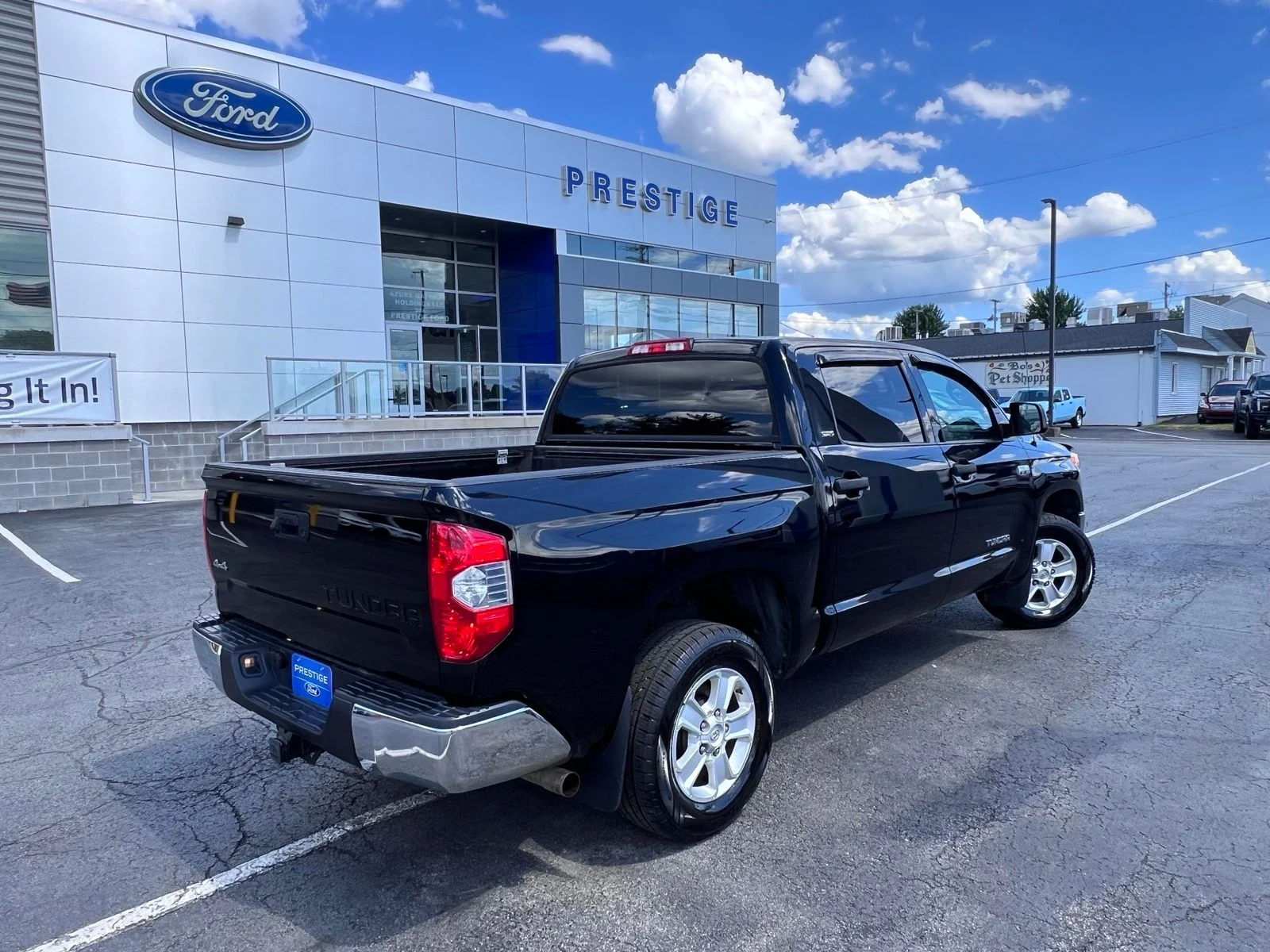 Used 2017 Black Toyota SR5 image 16