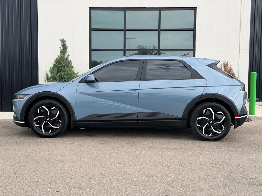 Used 2024 Blue Hyundai SEL image 2