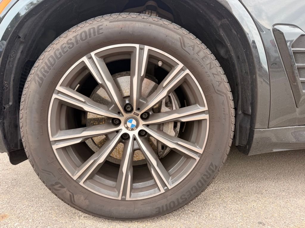 Used 2026 Black BMW xDrive40i image 5