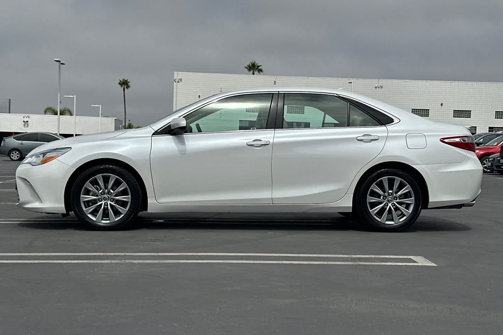 Used 2015 Blizzard Pearl Toyota XLE image 7