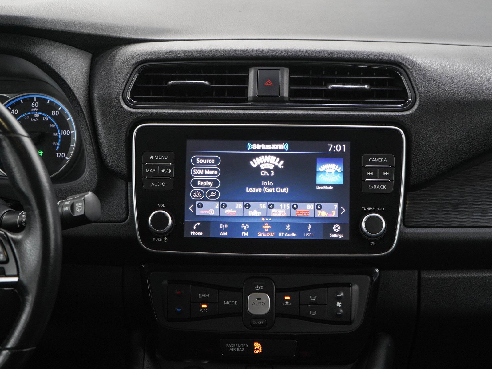 Used 2020 Gun Metallic Nissan SV Hatchback image 16