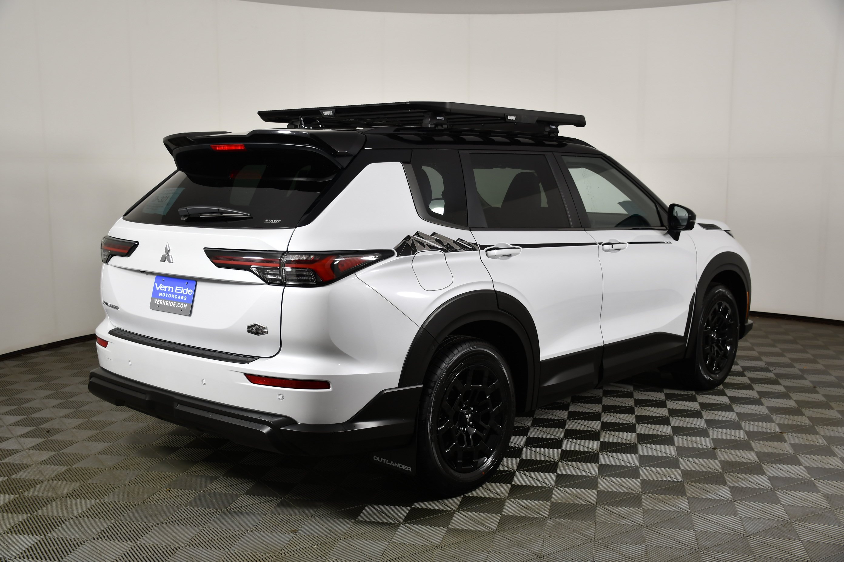 New 2026 White Diamond/Black Roof Mitsubishi TRAIL EDITION S-AWC image 6