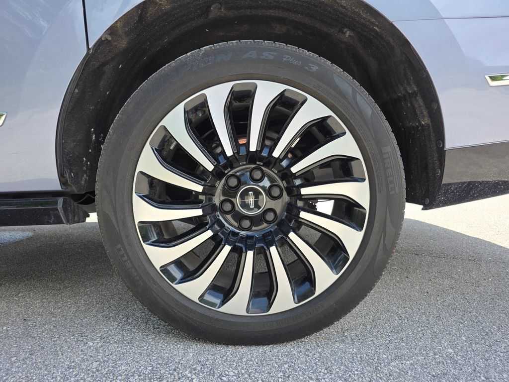 Used 2022 Crystal Blue Metallic Lincoln Black Label image 22
