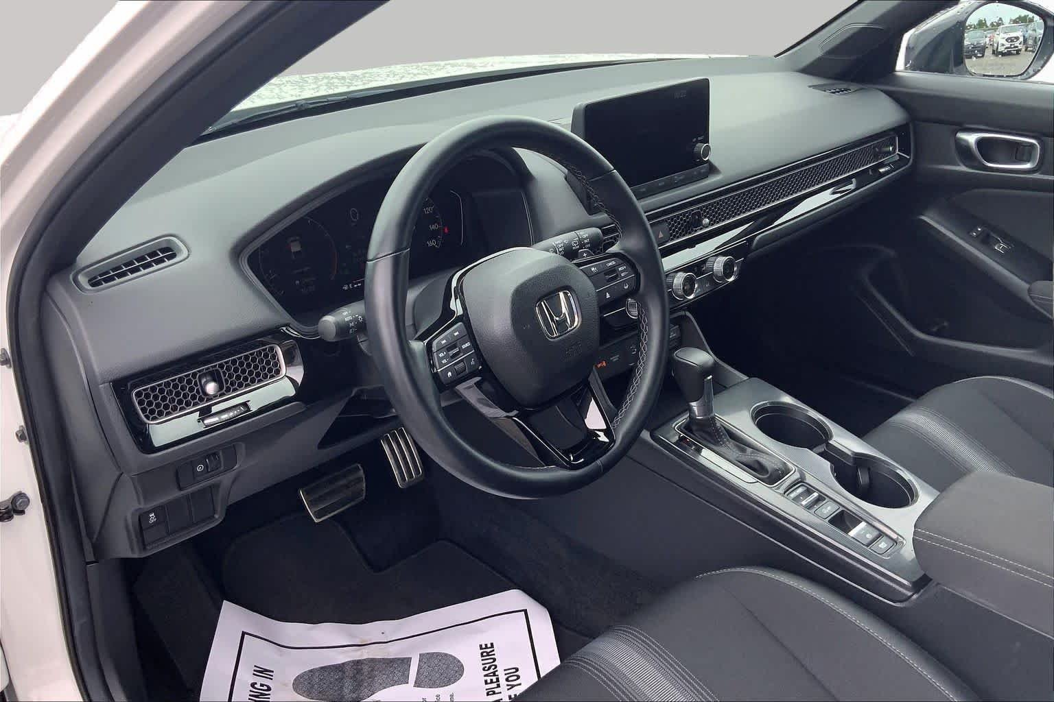 Certified Used 2025 Platinum White Pearl Honda Sport image 18
