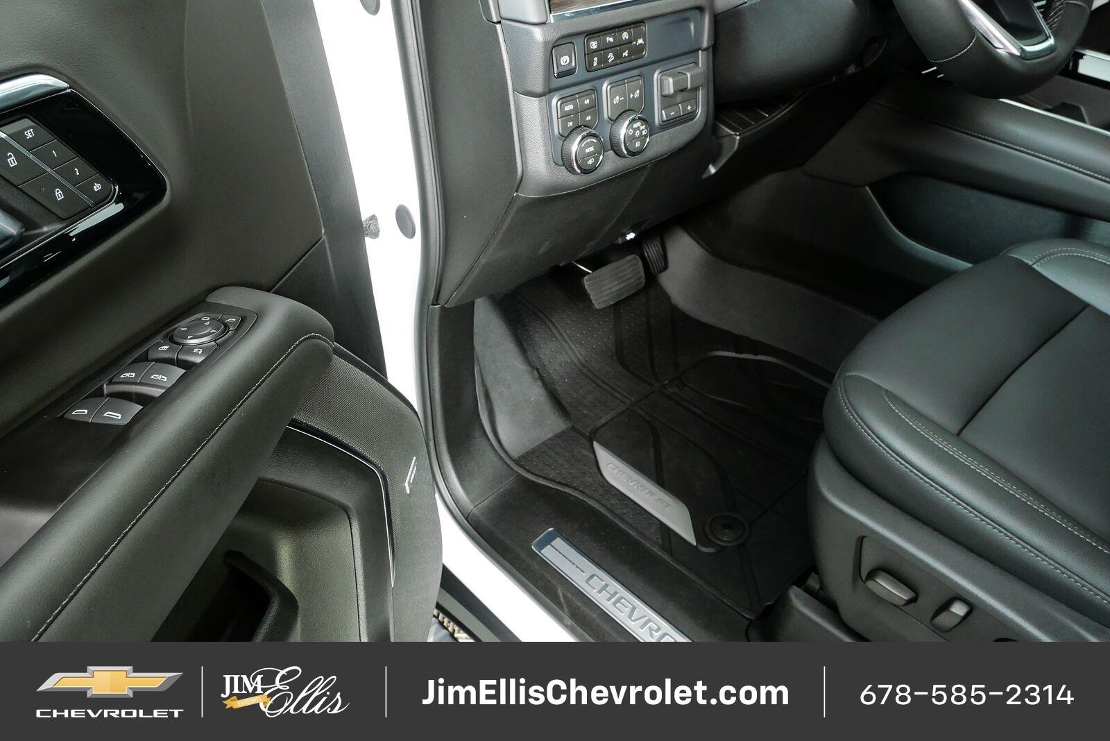 2026 Chevrolet Suburban Z71 - Photo 8