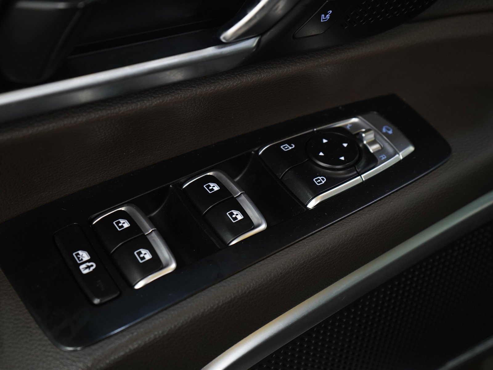 Used 2020 Dark Moss Kia SX AWD image 26