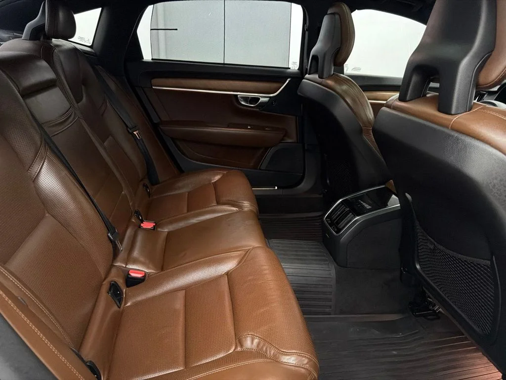 Used 2018  Volvo T6 Inscription image 27