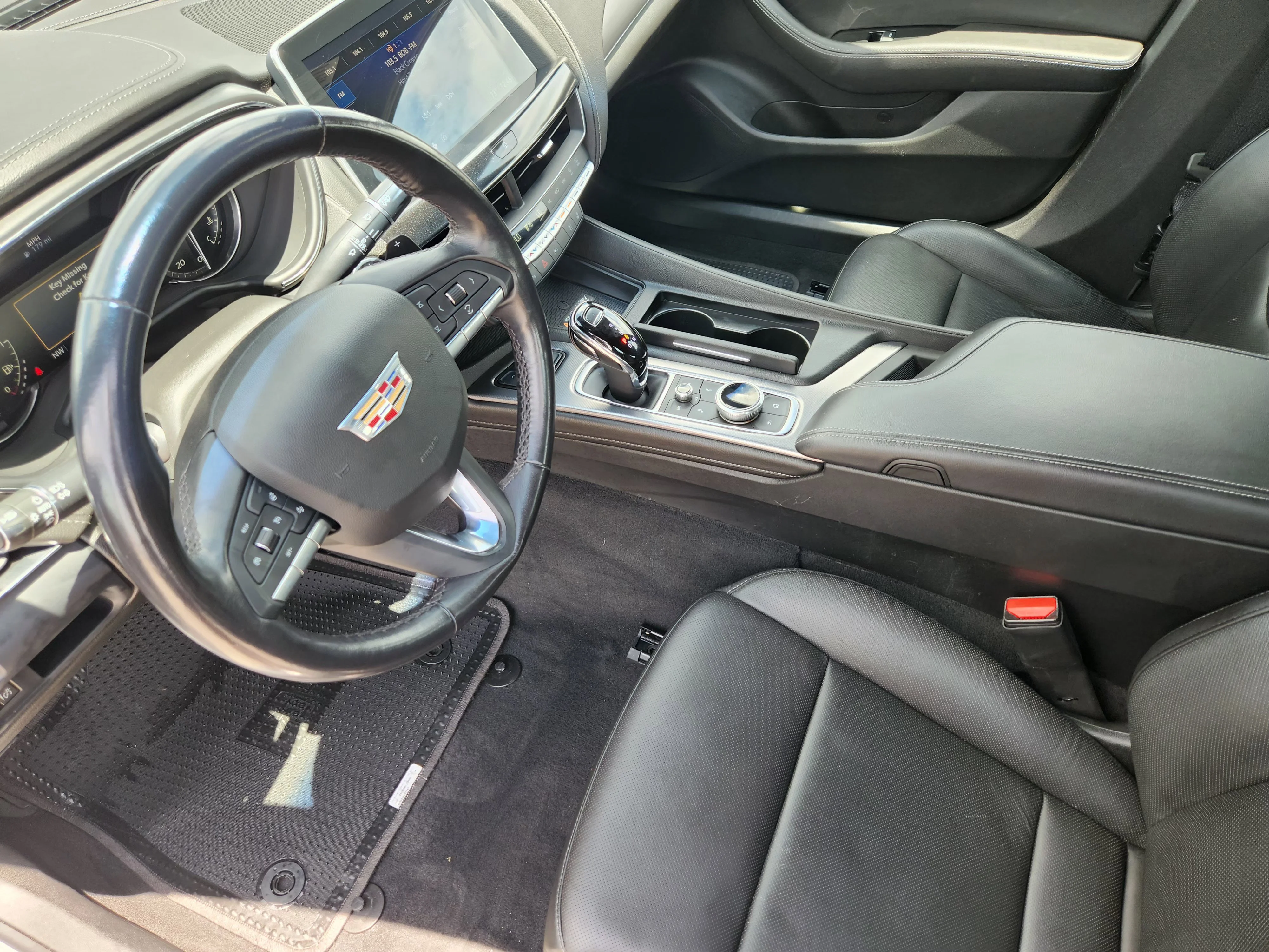 Used 2024 Argent Silver Metallic Cadillac Premium Luxury image 15