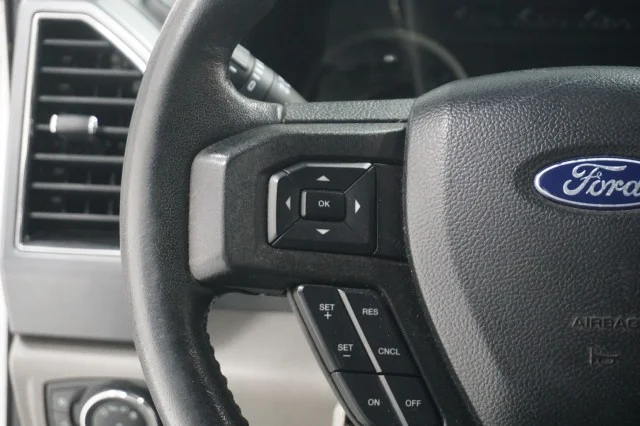 Used 2020 Oxford White Ford LARIAT image 22
