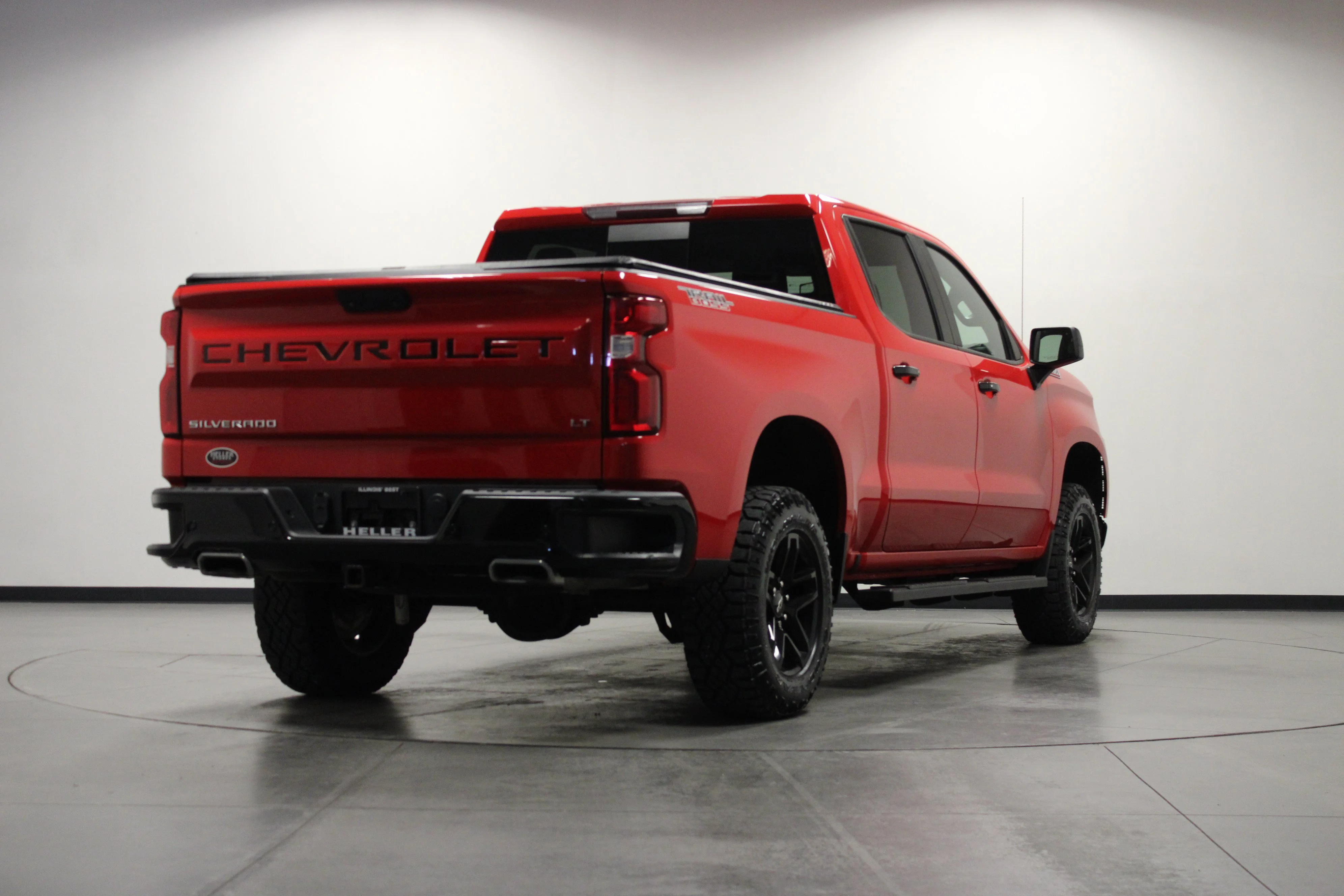 Used 2021 RED HOT Chevrolet LT Trail Boss image 4