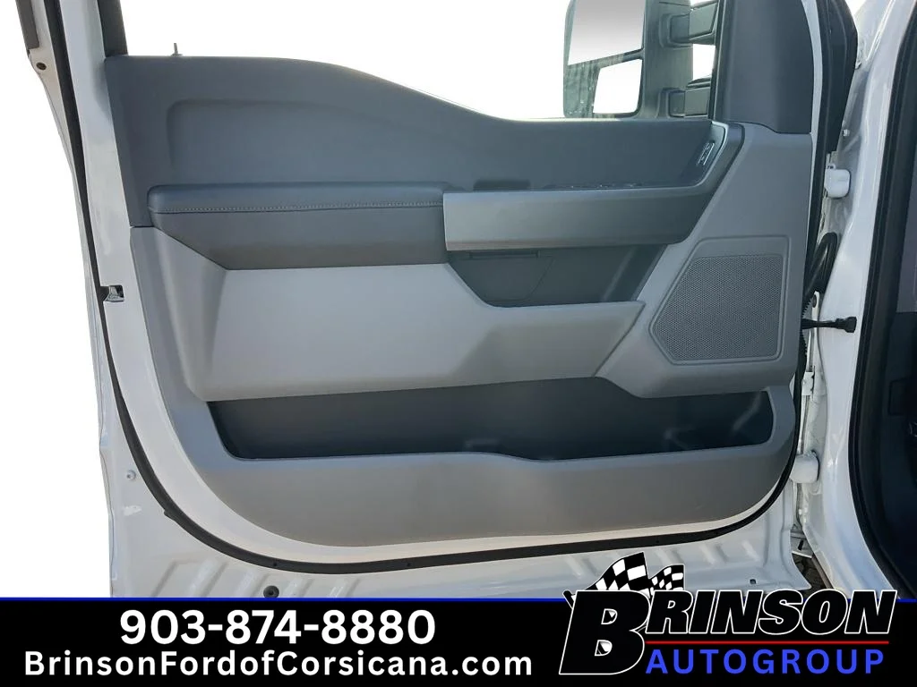 New 2026 Oxford White Ford XL image 8
