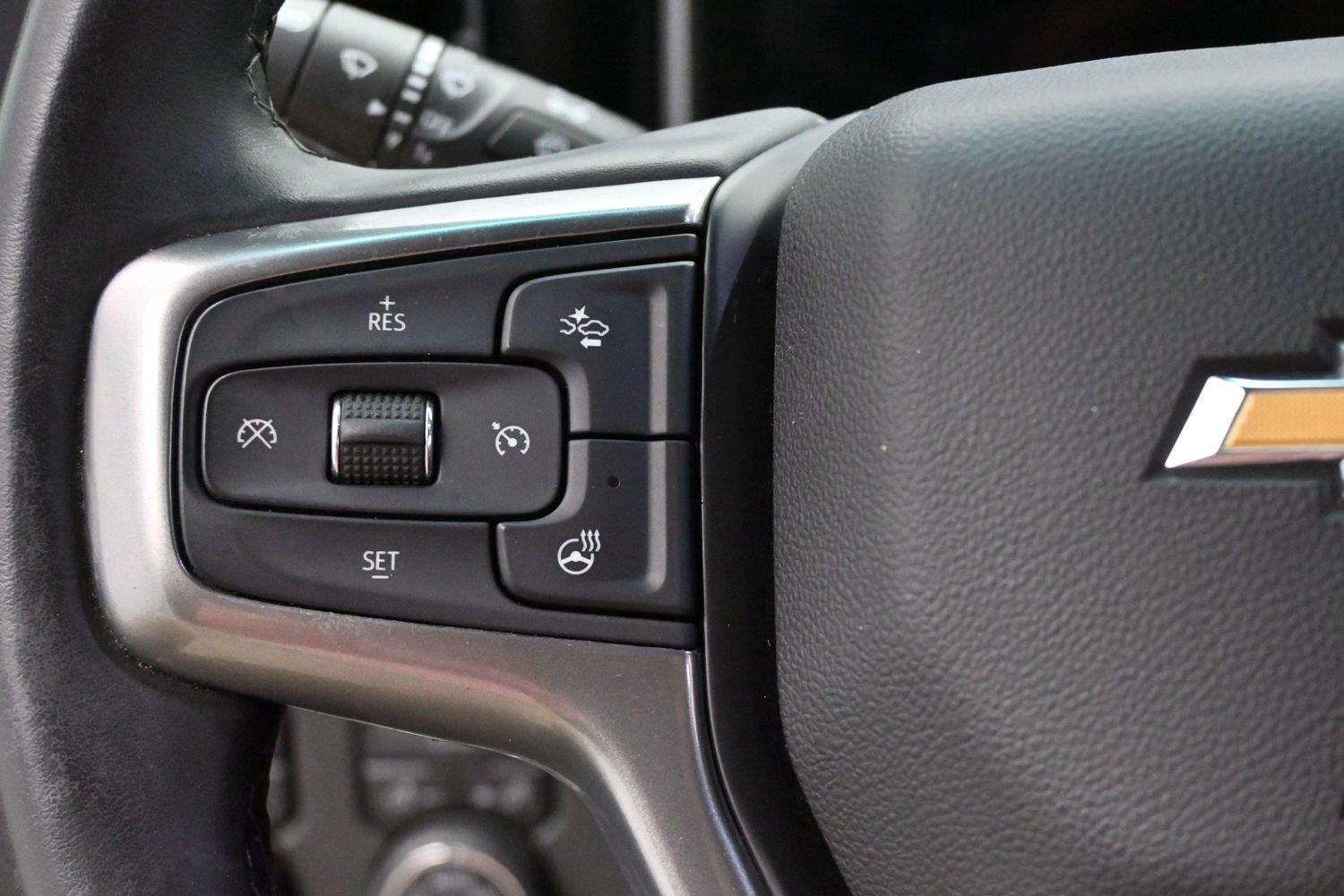 Used 2025 Summit White Chevrolet LT image 18