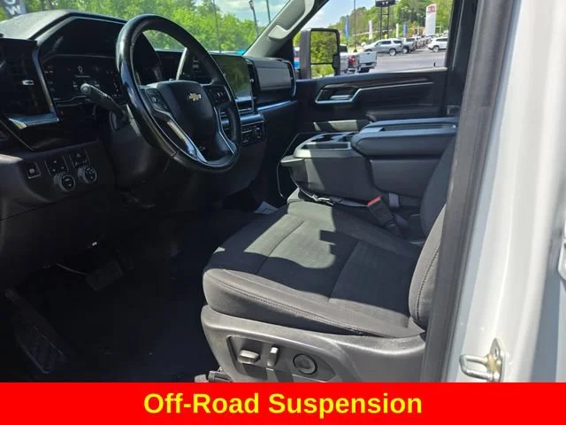 Used 2025 Summit White Chevrolet LT image 11