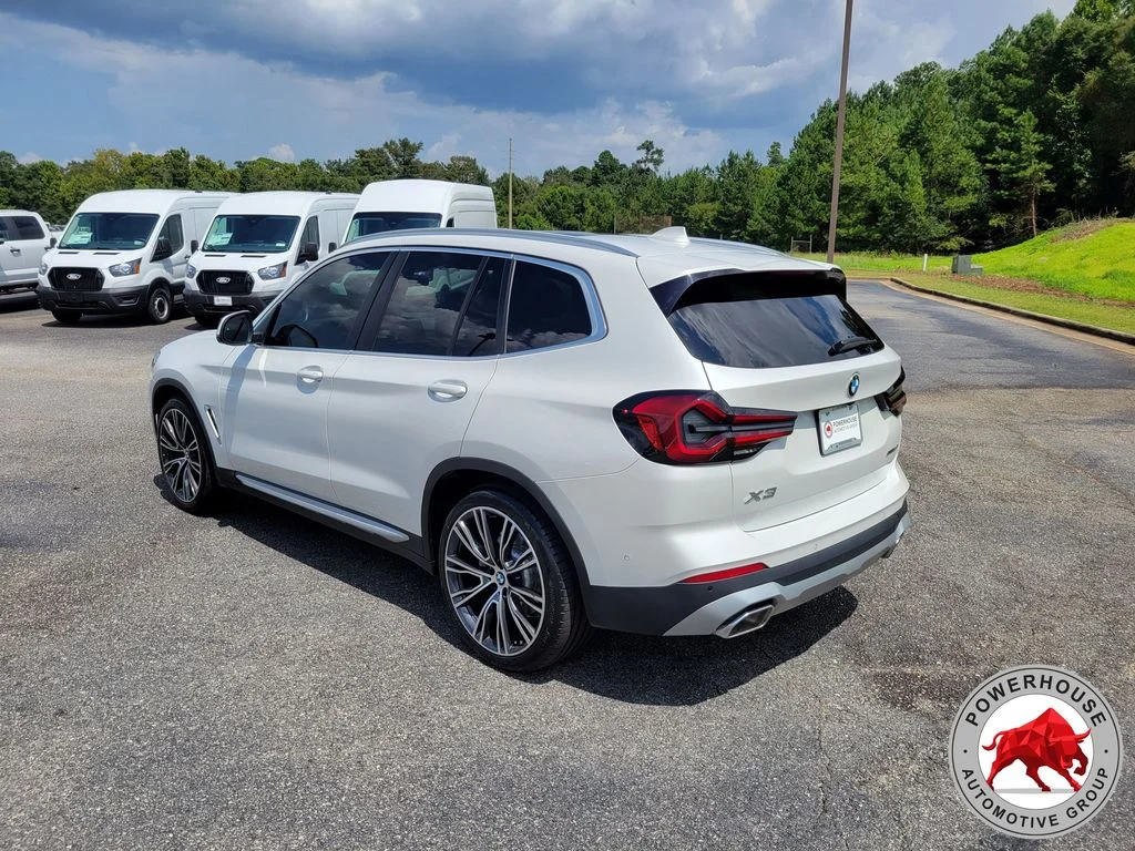 Used 2024 White BMW sDrive30i image 3