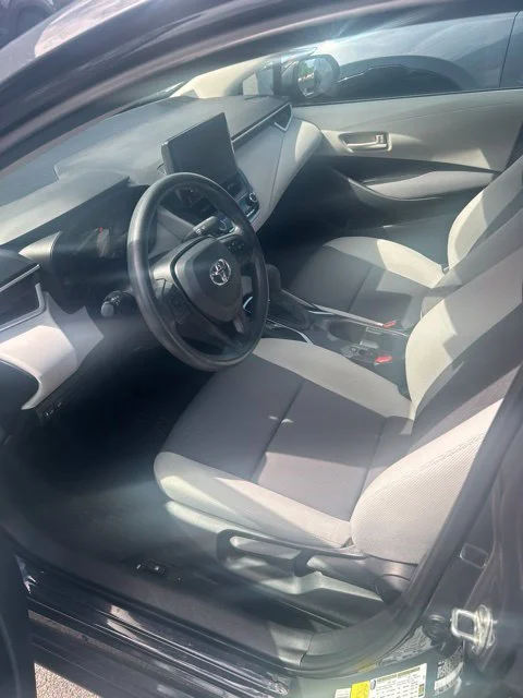 Used 2023  Toyota LE image 3