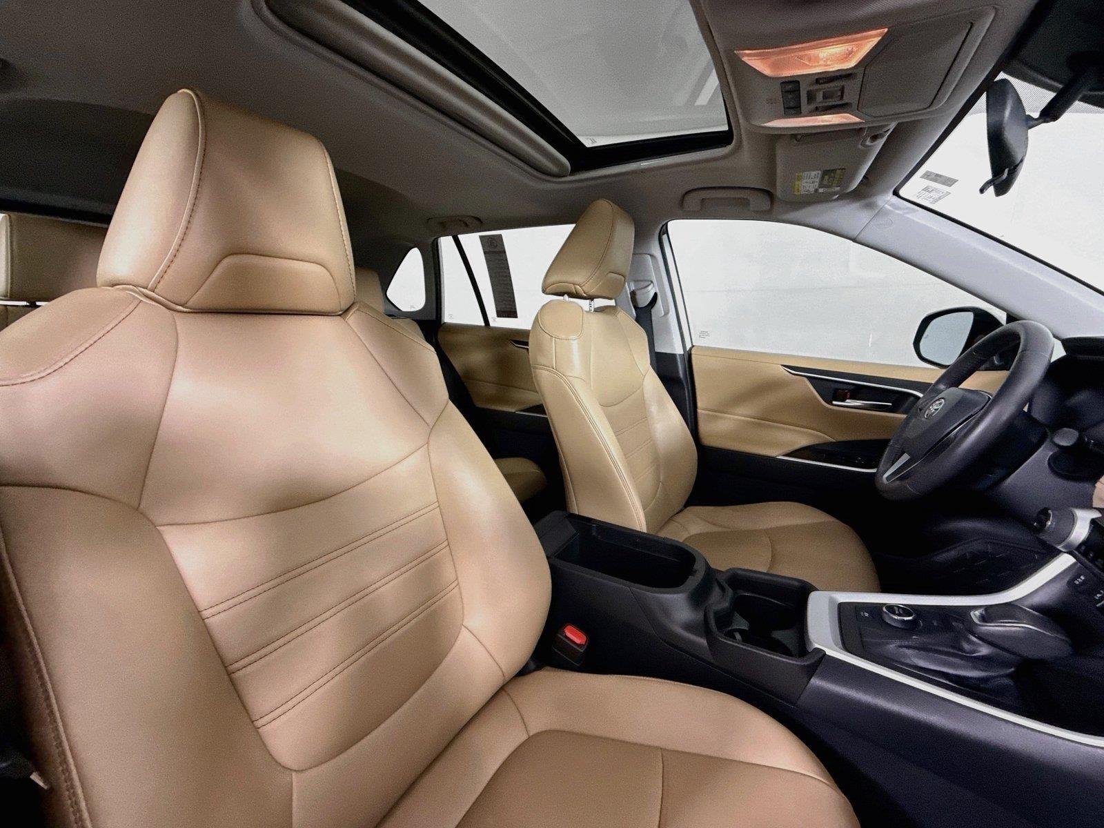Used 2021 Blizzard Pearl Toyota XLE Premium image 42