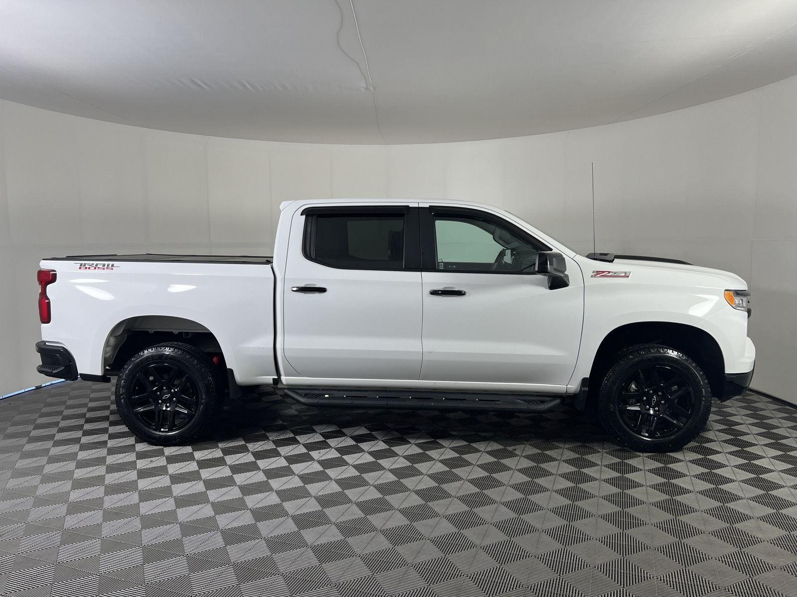 Used 2022 Summit White Chevrolet LT Trail Boss image 23