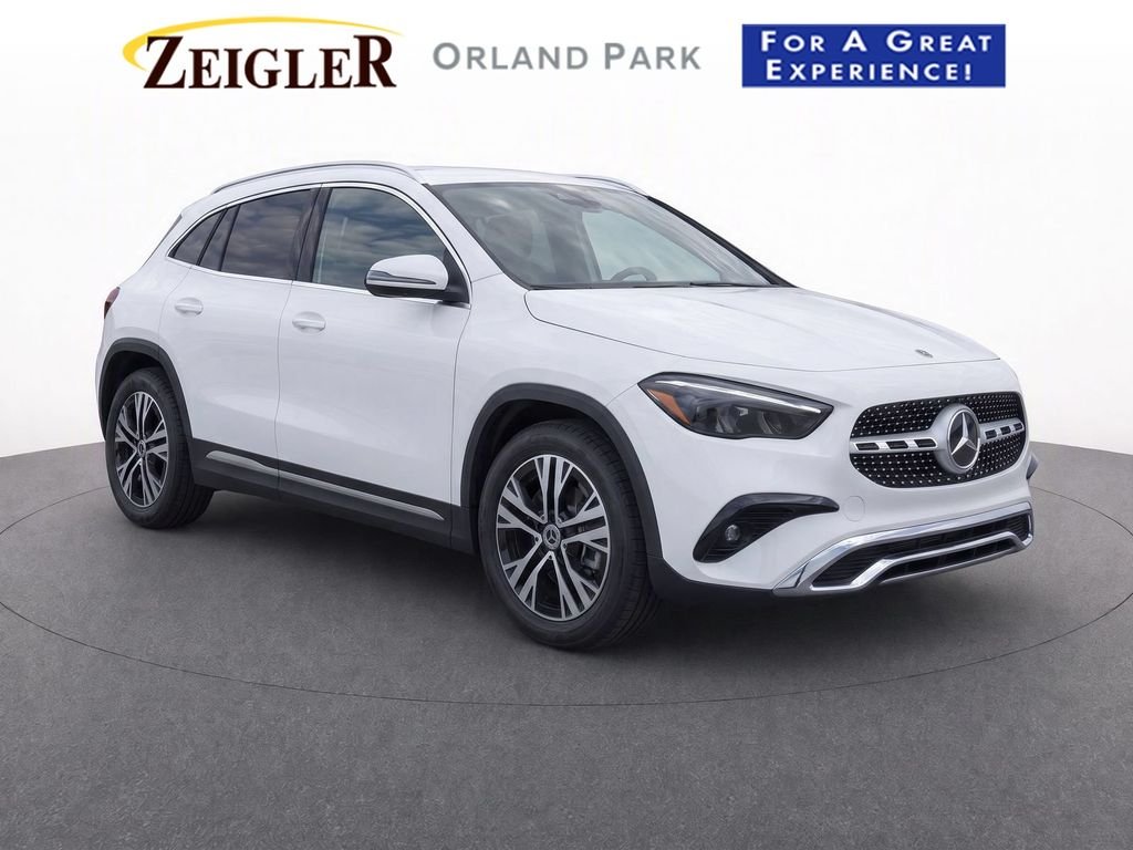 Used 2025  Mercedes-Benz GLA 250 image 1