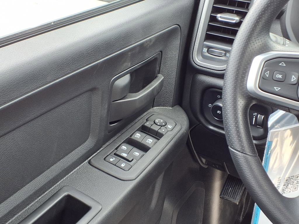 2025 RAM 3500 Chassis Tradesman - Photo 12
