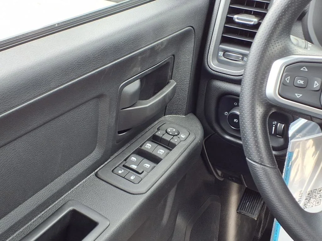2025 RAM 3500 Chassis Tradesman - Photo 12