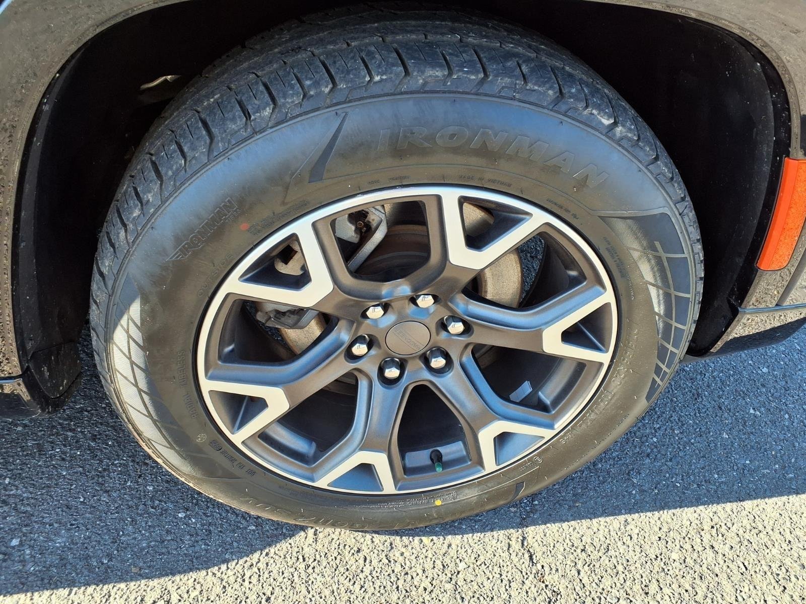 Used 2024 Baltic Gray Metallic Clearcoat Jeep Series III image 12