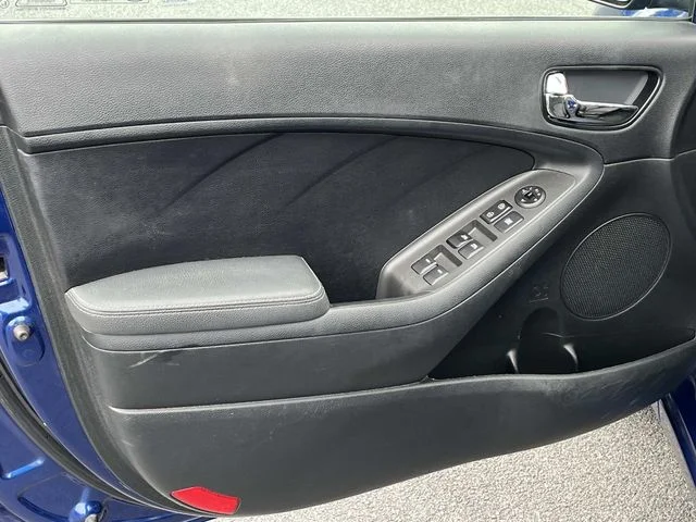 Used 2018 Blue Kia S image 23