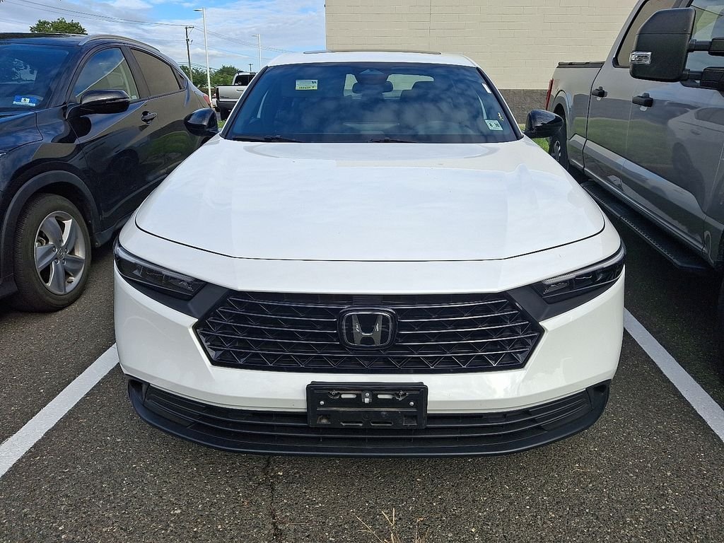 Used 2025 Platinum White Pearl Honda Sport image 2