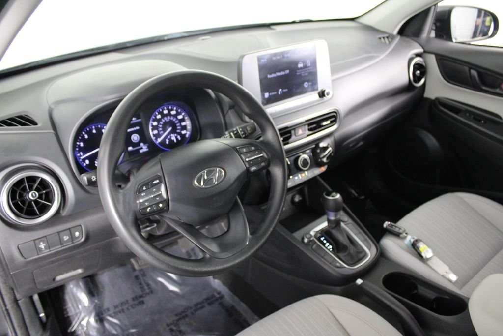 Used 2023 Gray Hyundai SEL image 4