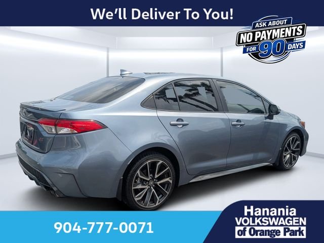 Used 2021  Toyota SE image 3