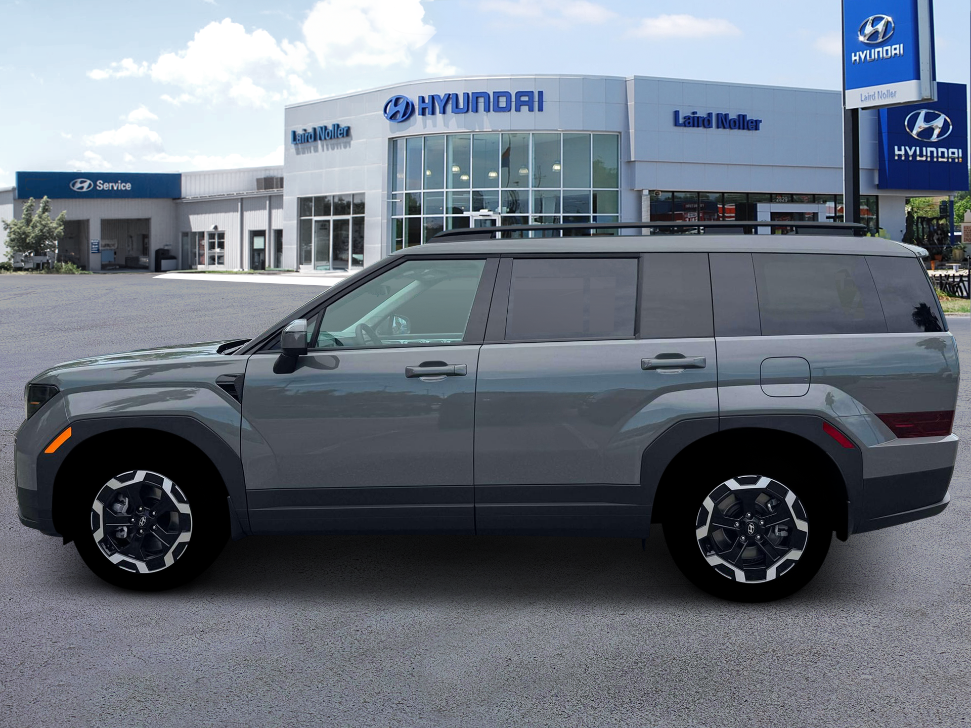 View vehicle photo 3