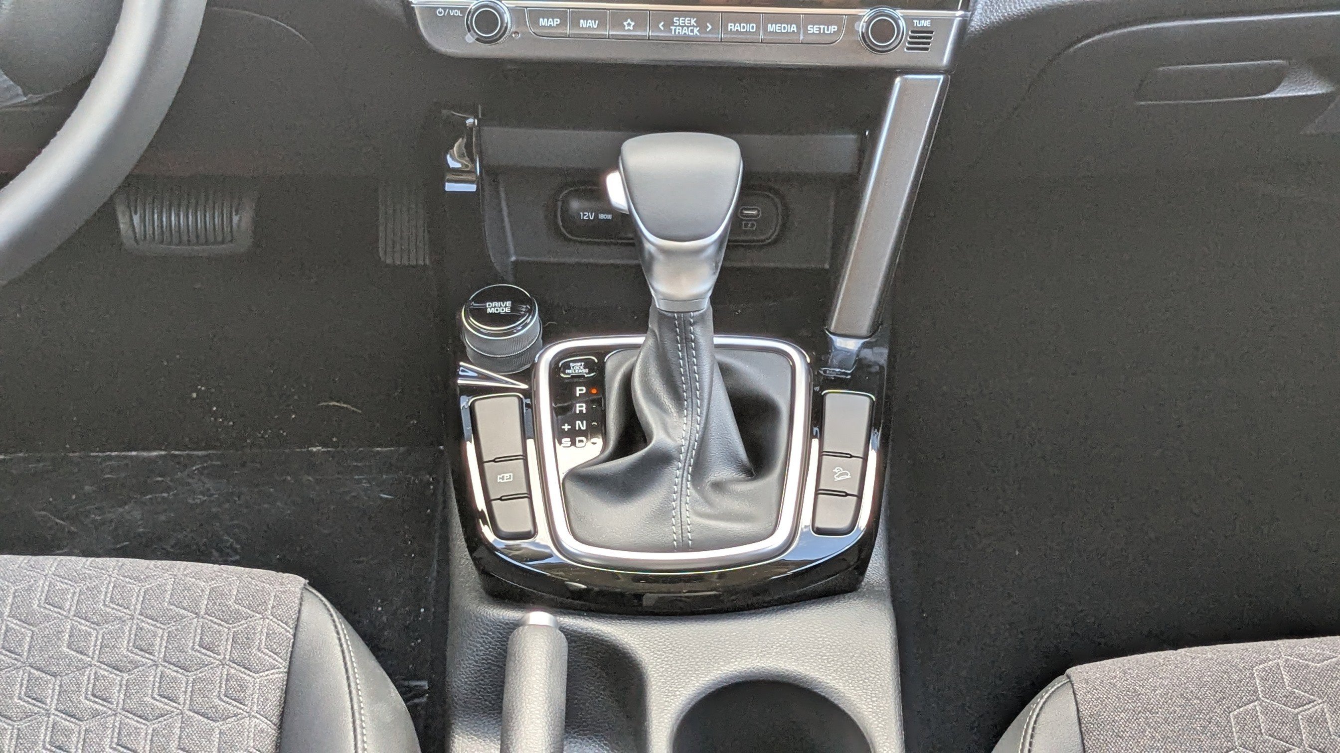 New 2026 Pluton Blue / Black Roof Kia S image 22