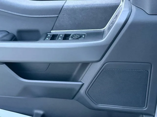 New 2026 Oxford White Ford XLT image 17