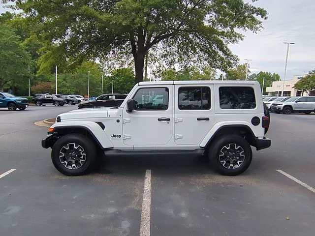 New 2025 Bright White Clear-Coat Exterior Paint Jeep Sahara image 2