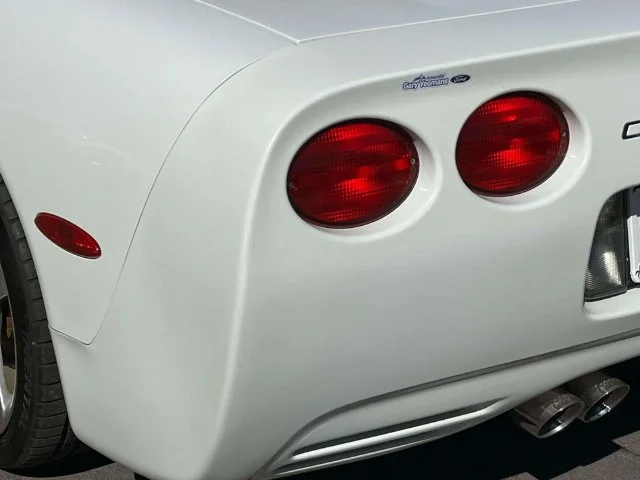 Used 2004 Arctic White Chevrolet Base image 10