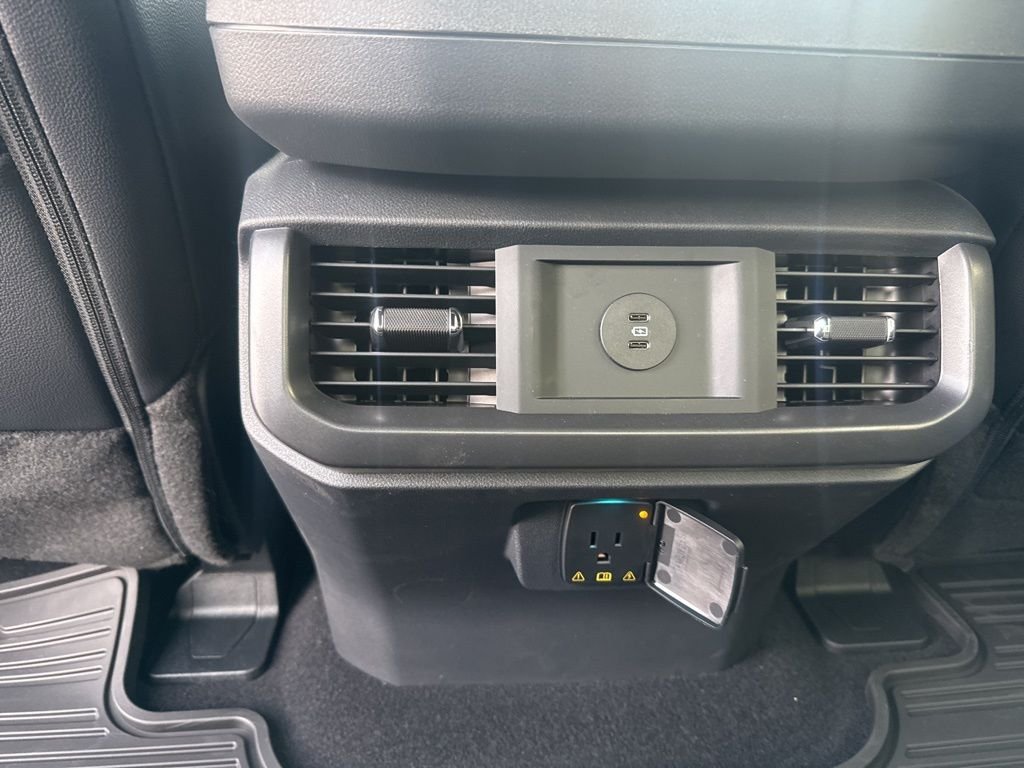 New 2026 Agate Black Metallic Ford Lariat image 32