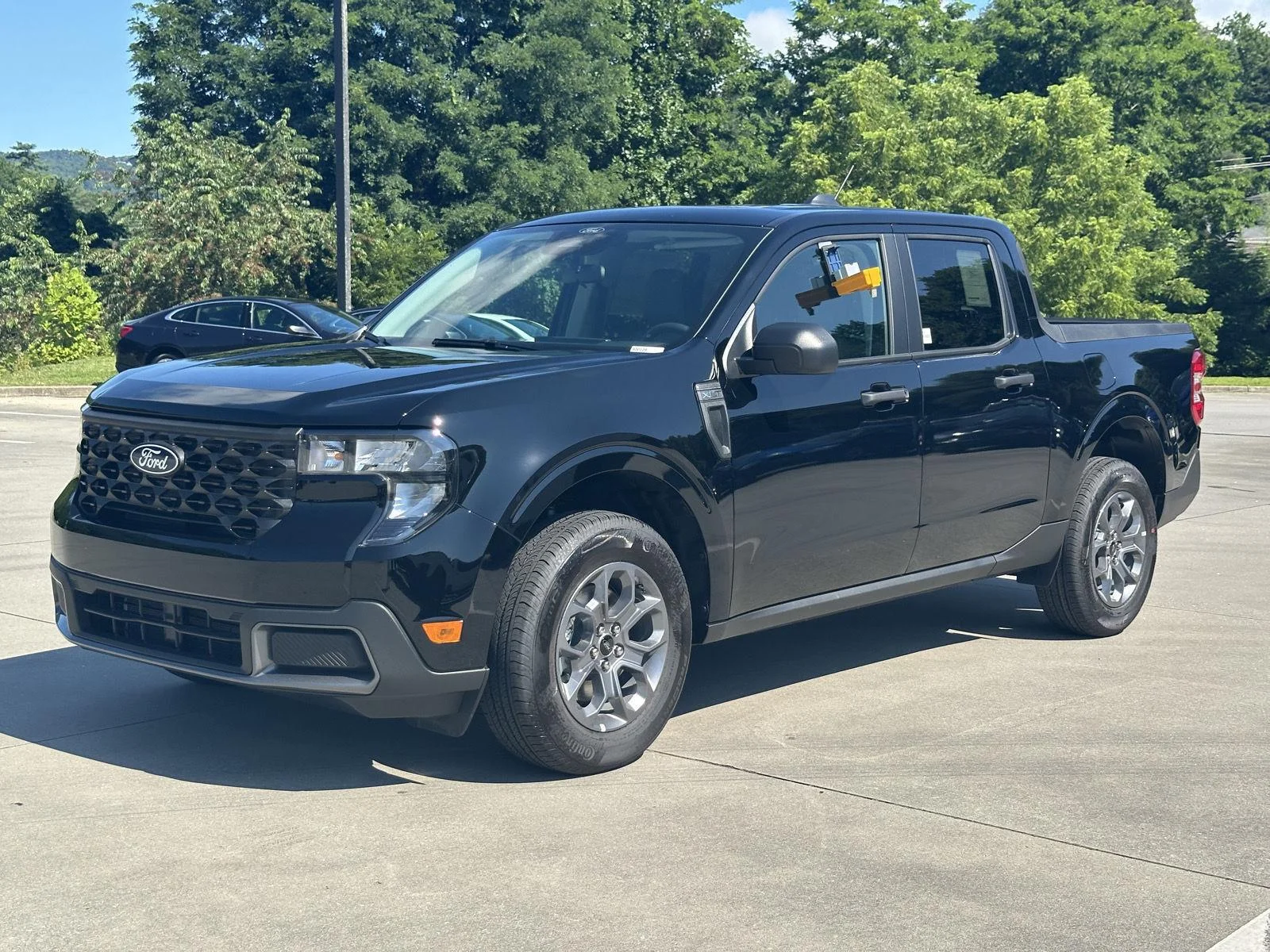 New 2026 Shadow Black Ford XLT image 3