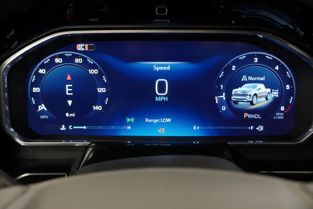 New 2026 Summit White Chevrolet LT image 23