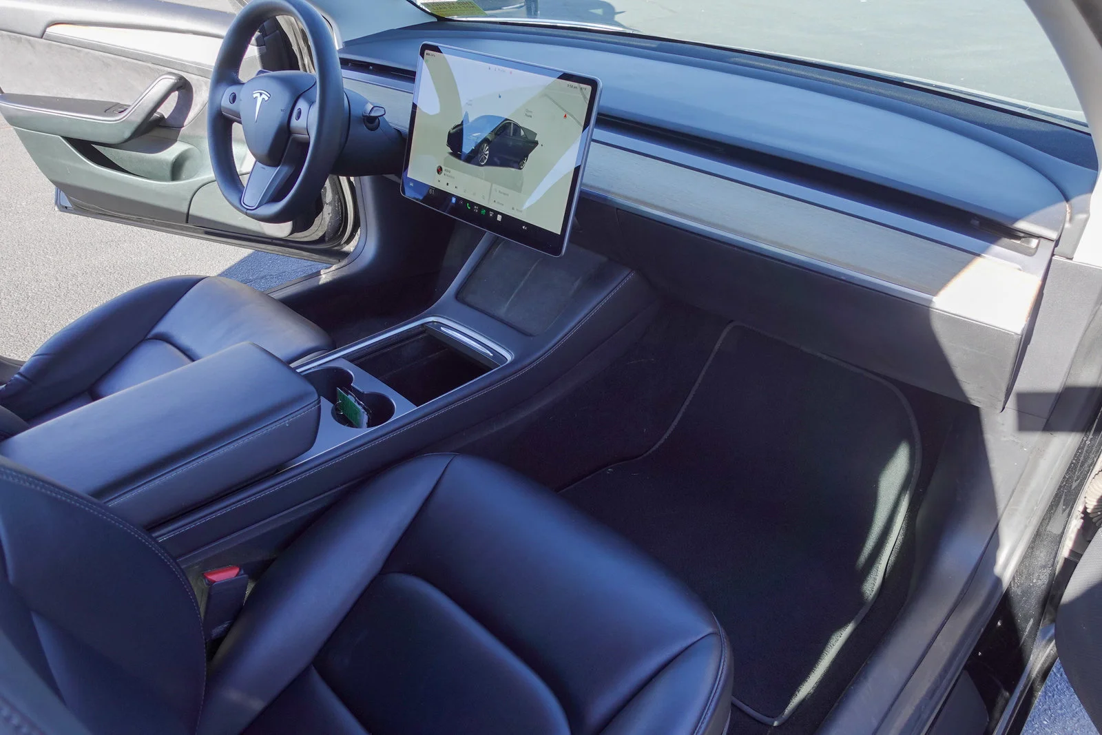 Used 2022 Solid Black Tesla Long Range image 11