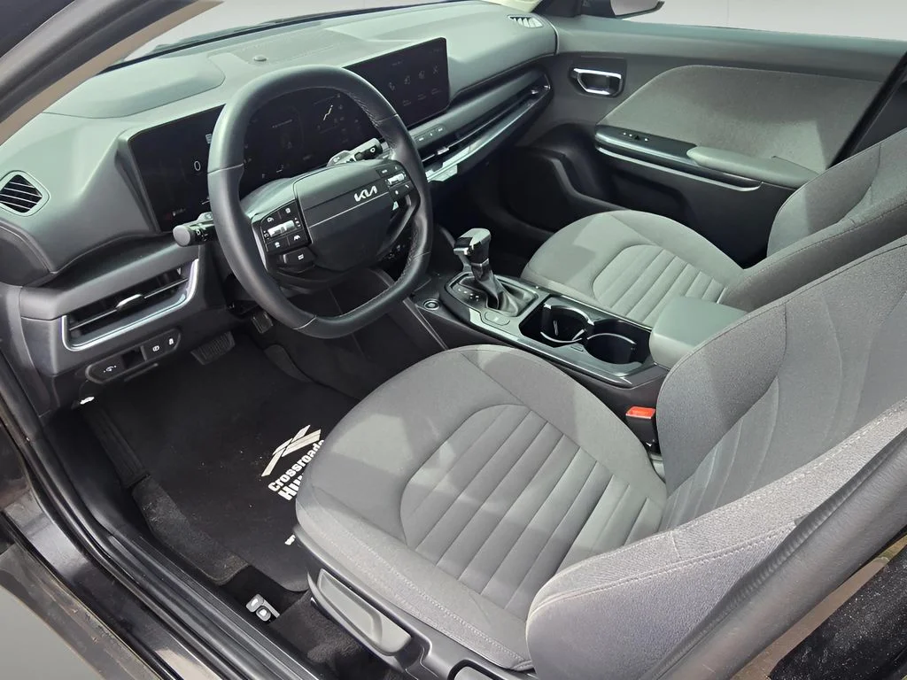 Used 2025 Aurora Black Pearl Kia EX image 13