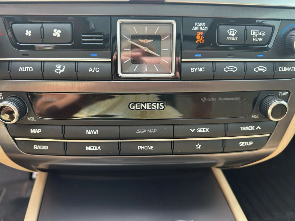 Used 2020 Uyuni White Genesis 3.8L image 23