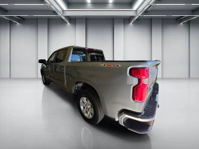 Used 2025 Gray Chevrolet LT image 7