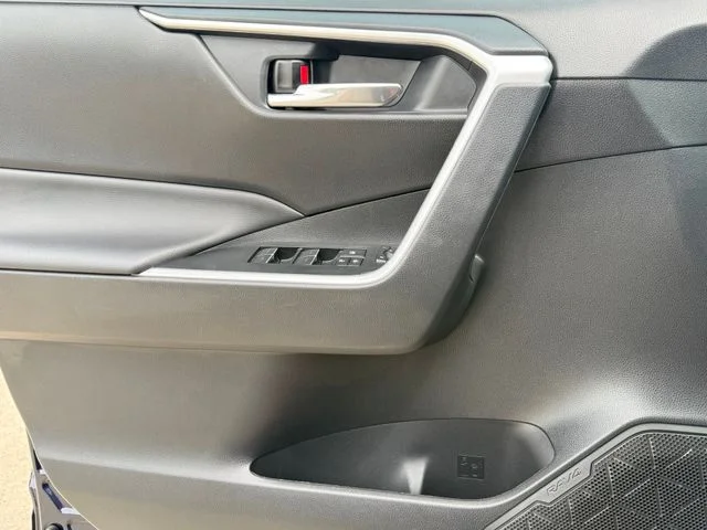 Certified Used 2024  Toyota XLE Premium image 18