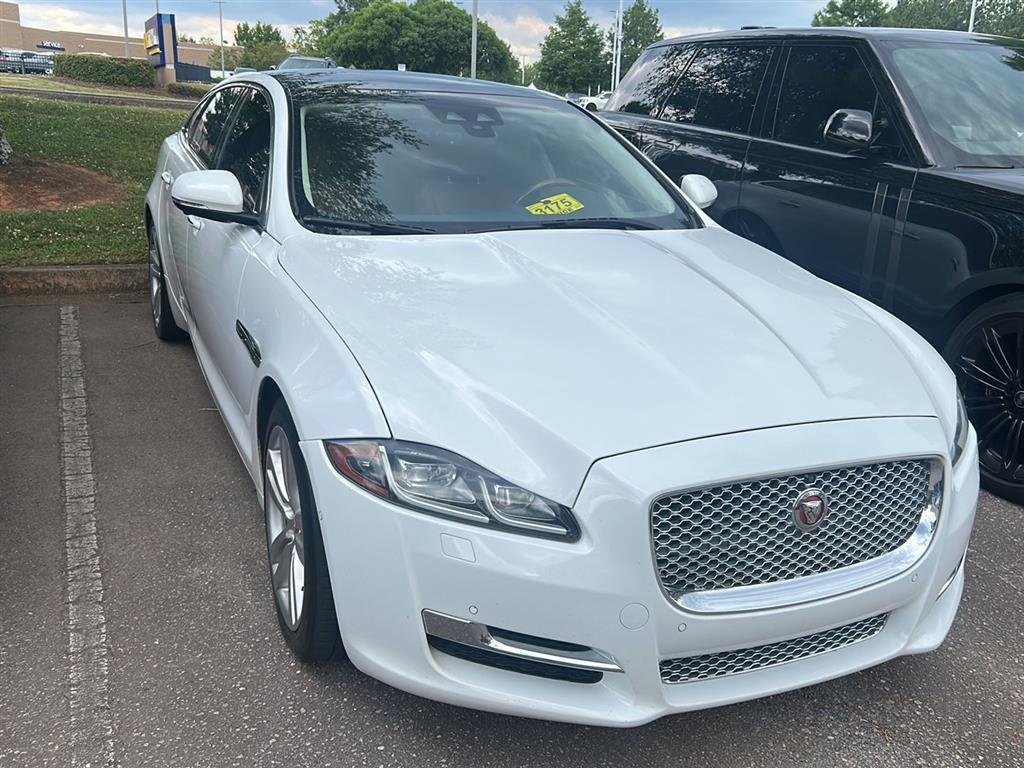 Used 2018 Fuji White Jaguar XJL Portfolio image 6