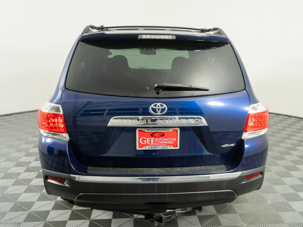 Used 2013 Blue Toyota SE image 5